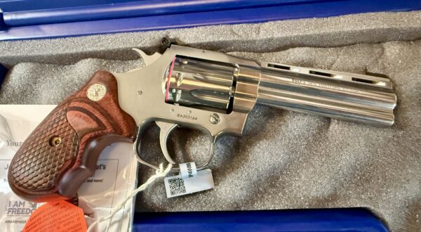 Colt King Cobra TALO .22lr 4.25" Stainless NIB KCOBRA22-SP4WBB-TLS 10-Shot ON SALE - Image 4